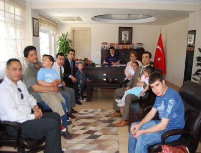 MUZAFFER ŞAHINER - Kula'da Engellilerden Protokol Ziyaretleri