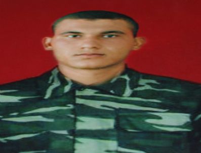 MUHITTIN PAMUK - Şehit Ailesine Övünç Madalyası