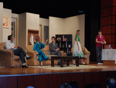 Tiyatro Festivali'nde Yabancı Oyuncular Sahne Aldı