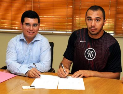 RAMAZAN ÇELIK - Ali Gürbüz Kepez'in Kispetini Giydi