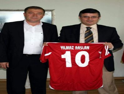 YÜKSELME GRUBU - Balıkesirspor'dan Vali Arslan, '10 Numara' Forma