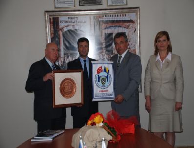 ÖMÜR KABAK - Kabak, Boşnaklarla Buluştu