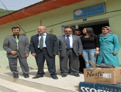 MUSTAFA AKSOY - Rize'den Hakkarili Öğrencilere Malzeme Yardımı