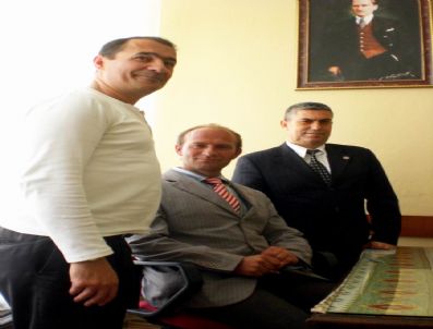 HASAN BÜLENT TÜRKÖZEN - Zihinsel Engelli Başkandan Anlamlı Mesajlar