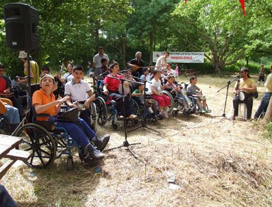 CEM KARA - Engelliler Çatalca'da piknikte buluştu