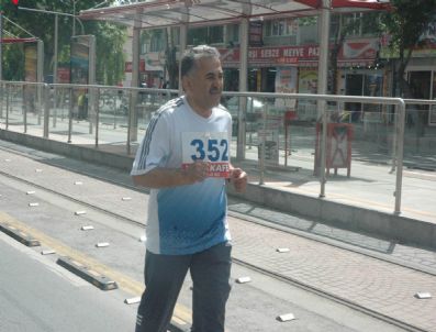 Gençlik Haftası Etkinlikleri Halk Koşusu İle Başladı