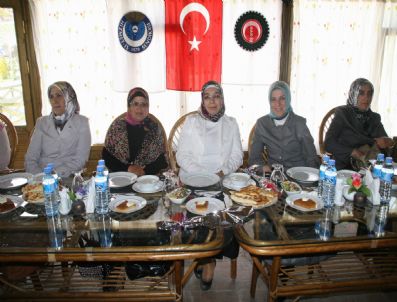 Hizmet İş Sendikası Yozgat Şubesi, Kadın Üyelerin Anneler Gününü Kutladı