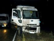 Kamyonun Çarptığı Traktör Devrildi