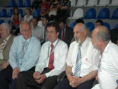 KıNıKLı - Üniversitelerarası Spor Oyunları Final Karşılaşmaları Başladı