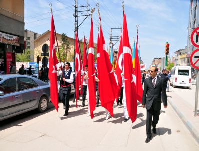 HALIL BERK - Van'da Gençlik Yürüyüşü