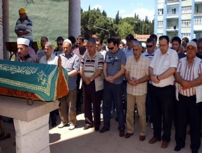 BALıKESIR DEVLET HASTANESI - Balıkesirli Gazetecinin Acı Günü