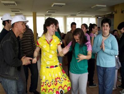 FIKRET AKOVA - Burhaniye'de Engelliler Şenliği