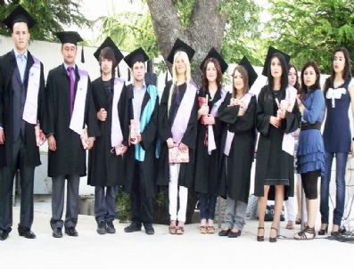 Burhaniye Myo'da Mezuniyet Coşkusu