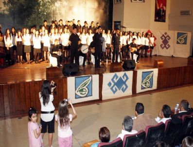 TUNCAY KıLıÇ - Edremit Lisesi'nden Yıl Sonu Gecesi