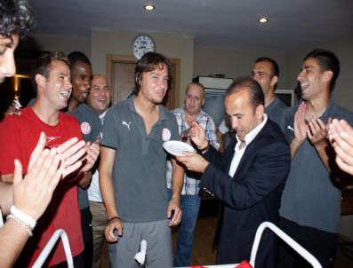 Erhan Güven'e Sürpriz Doğum Günü