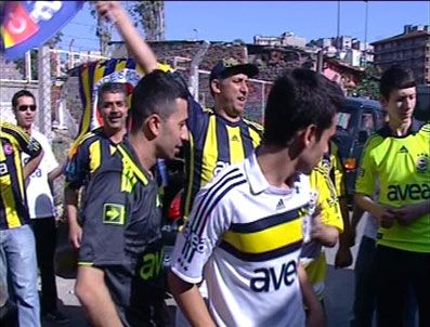 DOLAPDERE - Fenerbahçe taraftarı kutlamalara erken başladı