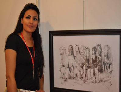 PORTRE - İranlı Ressam Yeteneği Ve Güzelliği İle Dikkat Çekiyor