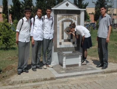 Ölen Kızı Anısına Okul Bahçesine Çeşme Yaptırdı