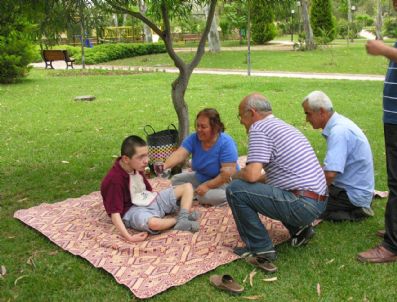 ŞENER TOKCAN - Datça Belediyesi'nden Engellilere Piknik