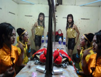 NEPAL - Nepal Socıety