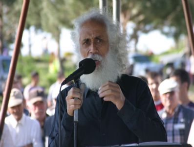 OSMAN ÖZGÜVEN - Suavi'den Bergama'da Anlamlı Konser