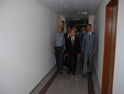 TAŞKıN BALABAN - Vali Atış, Eğitim Araştırma Hastanesi İnşaatını Gezdi
