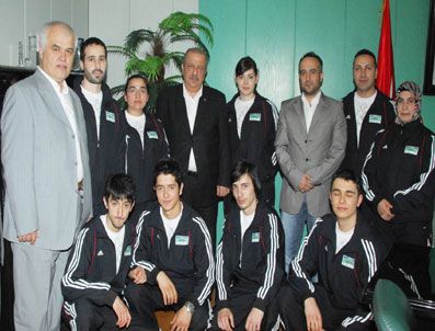 OSMAN DEVELIOĞLU - BBSK Karate Takımı, ilk resmi müsabakasında Türkiye 5.'si oldu