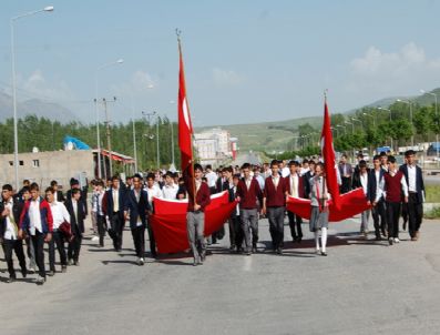 NURETTIN DAYAN - Güroymak'ta Halk Yürüyüşü