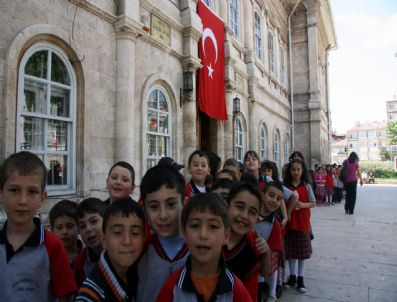 SIVAS KONGRESI - İlköğretim Öğrencilerine Kongre Binası Gezisi