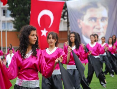 ONUR ÖYMEN - 19 Mayıs coşkusu...