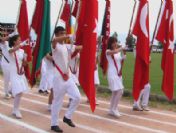 19 Mayıs Kutlamalarında Bayıldı Ama Bayrağı Bırakmadı