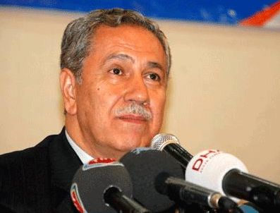 HALIL İBRAHIM AKPıNAR - Başbakan Yardımcısı Arınç engellilerle buluştu