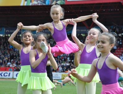 HALIL İBRAHIM AKPıNAR - Bolu'da 19 Mayıs Coşkuyla Kutlandı