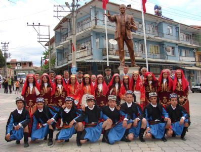 YALÇıN SEZGIN - Borlu'ya Yaptırılan Atatürk Anıtı Törenle Açıldı