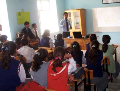 MAHMUT YıLDıRıM - Kahta'nın Köylerinde Okuyan Öğrencilere Sbs Eğitimleri Veriliyor
