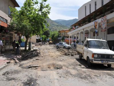 KUYUMCULAR ÇARŞISI - Tarihi Çarşının Sokakları Yenileniyor