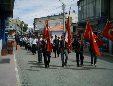 HAKAN BİLGİN - Tercan'da Gençlik Yürüyüşü