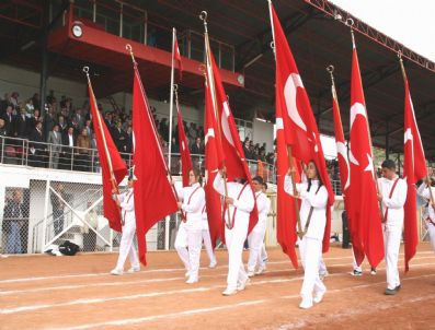 MEHMET ÇIÇEK - Yozgat'ta 19 Mayıs Atatürk'ü Anma Gençlik Ve Spor Bayramı Coşkuyla Kutlandı