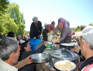 Bayramiç'te 4 Bin Kişiye Yemek