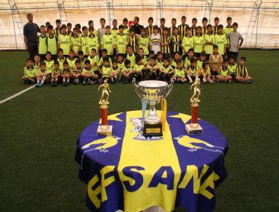 AHMET BÜYÜKÇELIK - Mersin Fenerbahçe Futbol Okullarından Büyük Başarı