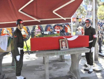 AKKALE - Şehidin Cenazesi Öncesinde Göz Yaşları Sel Oldu Aktı