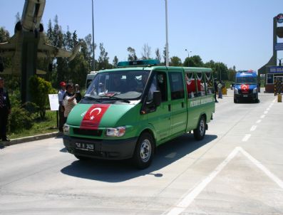 ŞEHİT ASKER - Şehit Askerin Cenazesi Geldi