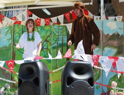 Sincap Çocuk Tiyatrosu, 'Ormanda Bir Gün'ü Sahneledi