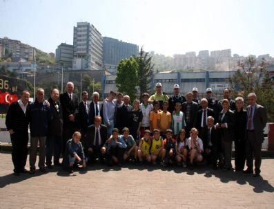 CENGIZ TOPEL İLKÖĞRETIM OKULU - Trafik Haftası Yol Koşusu