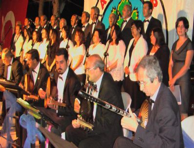 KADIR DAŞ - Alaşehir'de Tsm Korosu Bahar Konseri Büyüledi