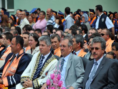 ENVER SALIHOĞLU - Gümüşhane Üniversitesi'nde mezuniyet sevinci