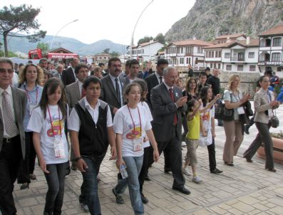 Amasya'da Dev Sevgi Yürüyüşü
