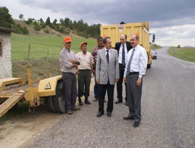 MUSTAFA AKGÜL - Aslanapa'da Stabilize Yol Yapımı Çalışmaları Devam Ediyor