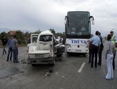 Burhaniye'de Trafik Kazası: 1 Ölü, 3 Yaralı