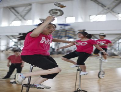 Chına Acrobatıcs School